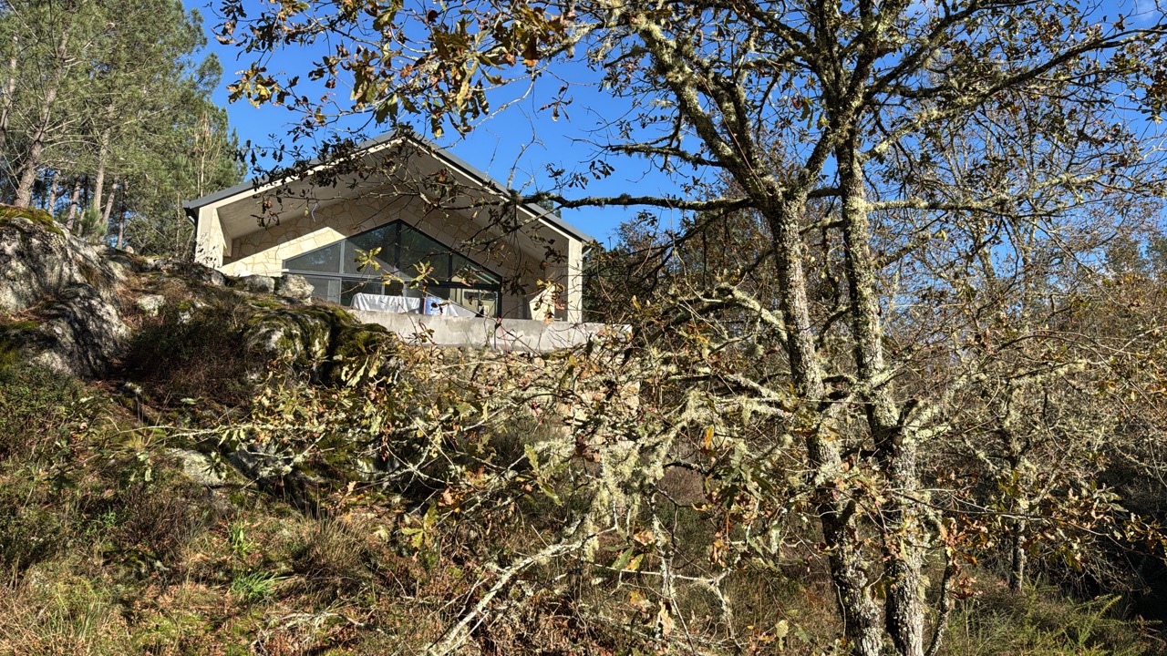 The quinta nestled among oak trees